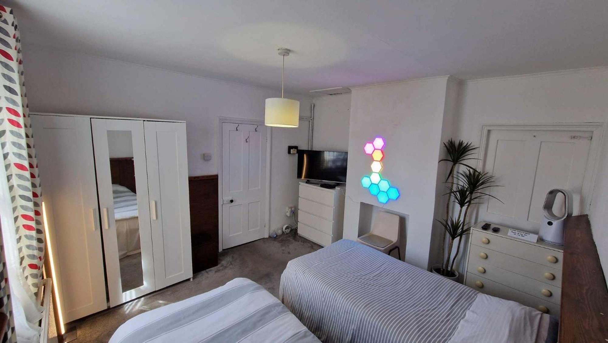 Converted Bungalow In Bexley London Bagian luar foto